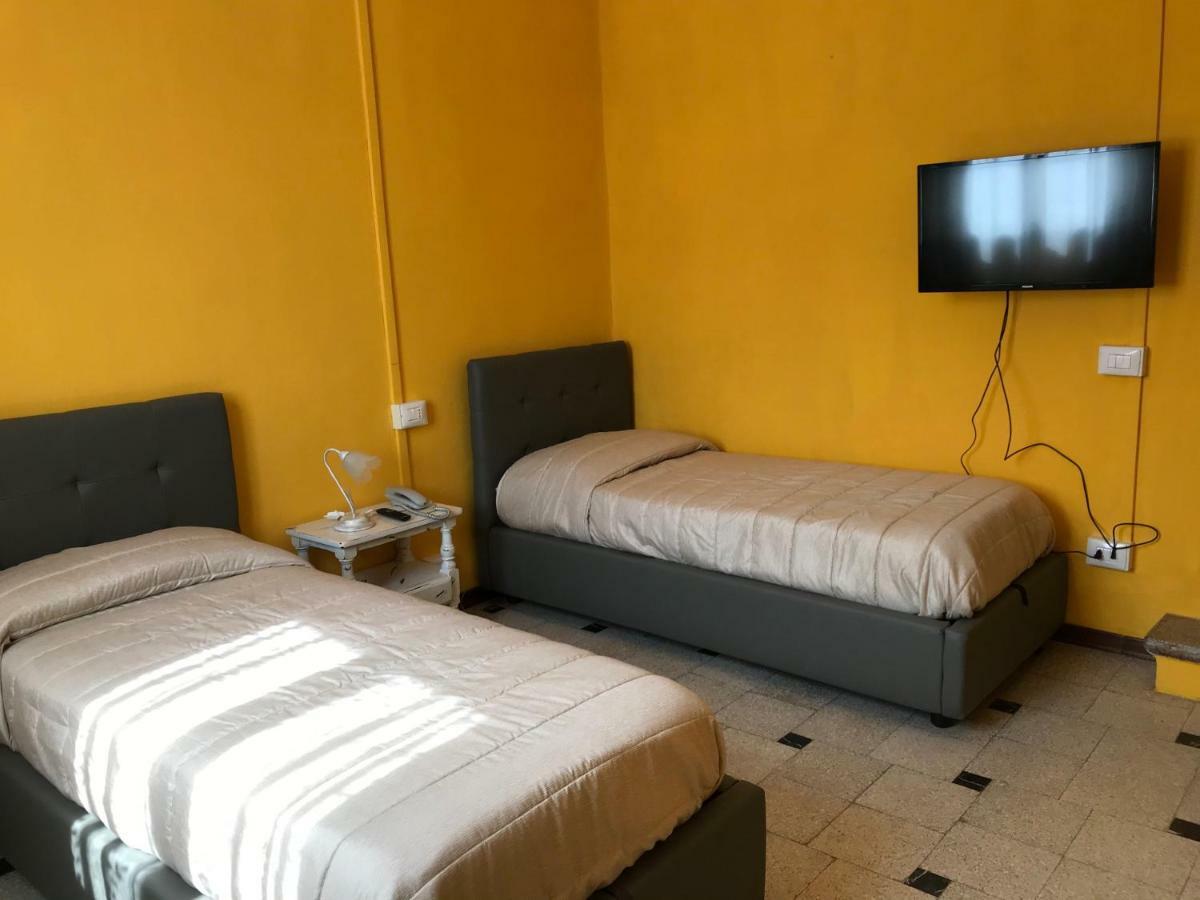 Albergo Antica Lanterna Castelnuovo di Garfagnana Exterior foto